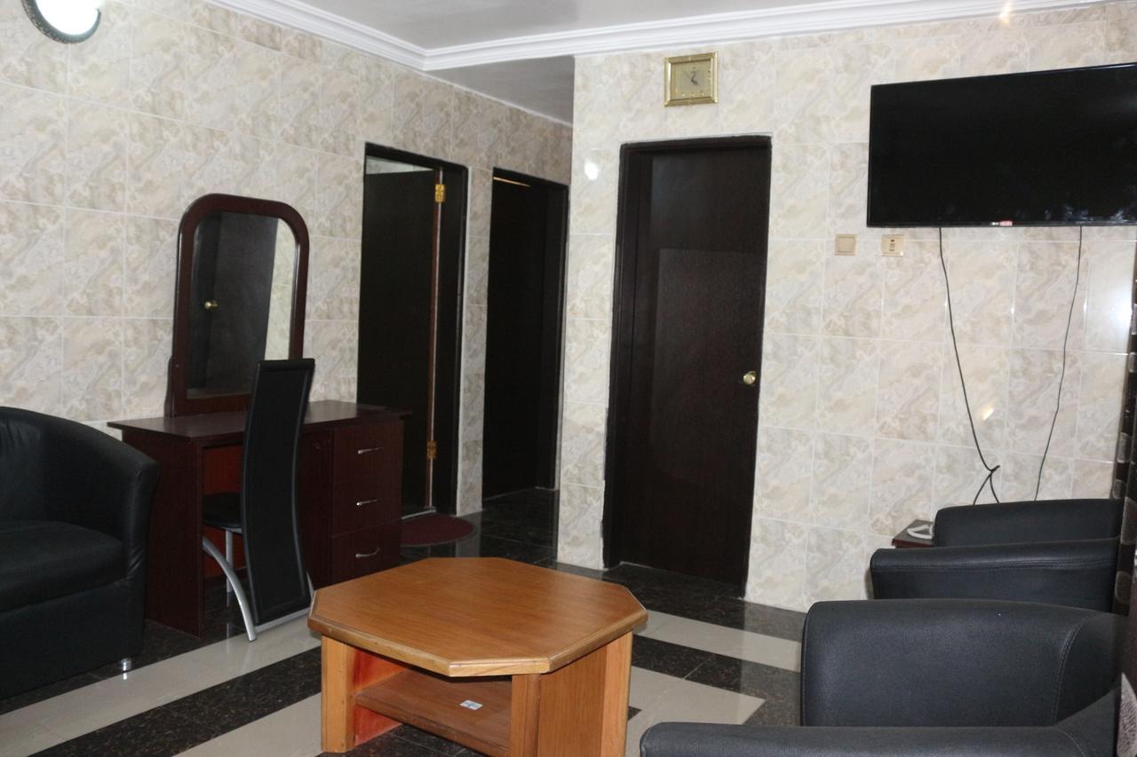 Cute Villa Hotel And Suites Uyo Ngoại thất bức ảnh