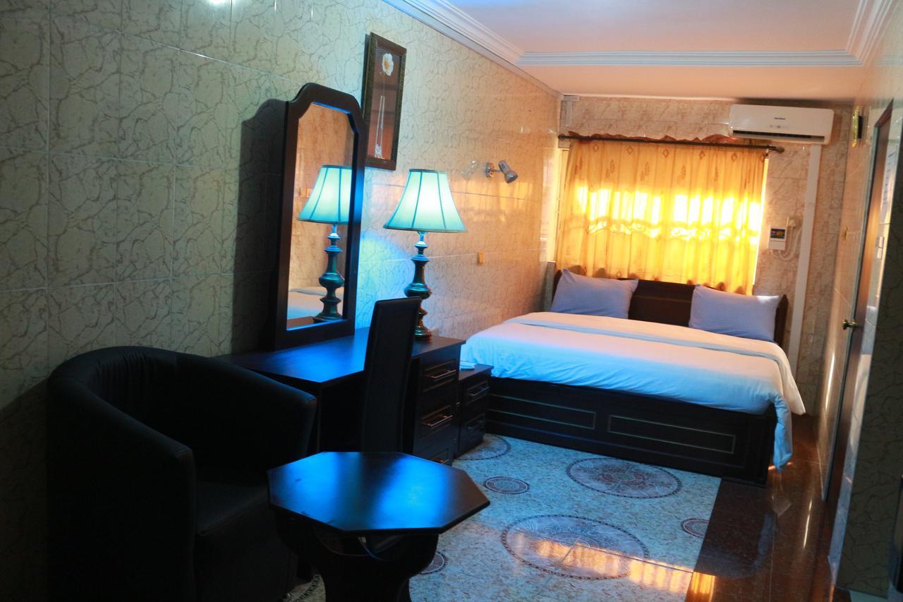Cute Villa Hotel And Suites Uyo Ngoại thất bức ảnh