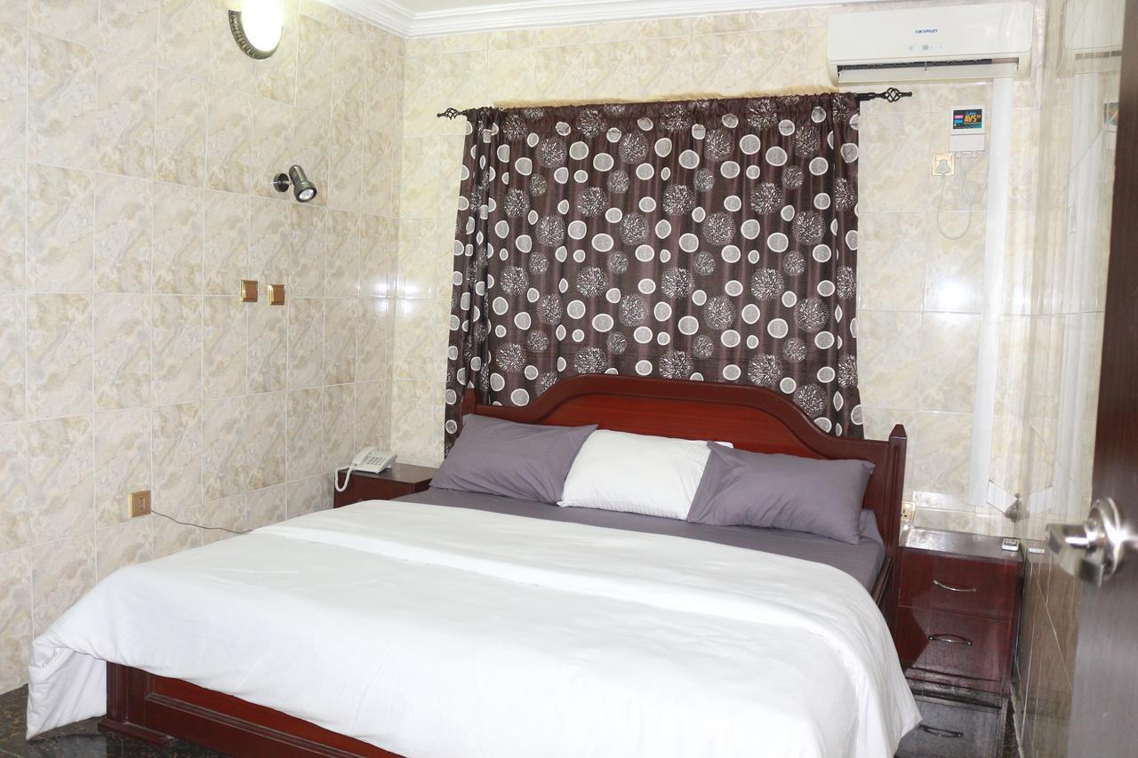 Cute Villa Hotel And Suites Uyo Ngoại thất bức ảnh