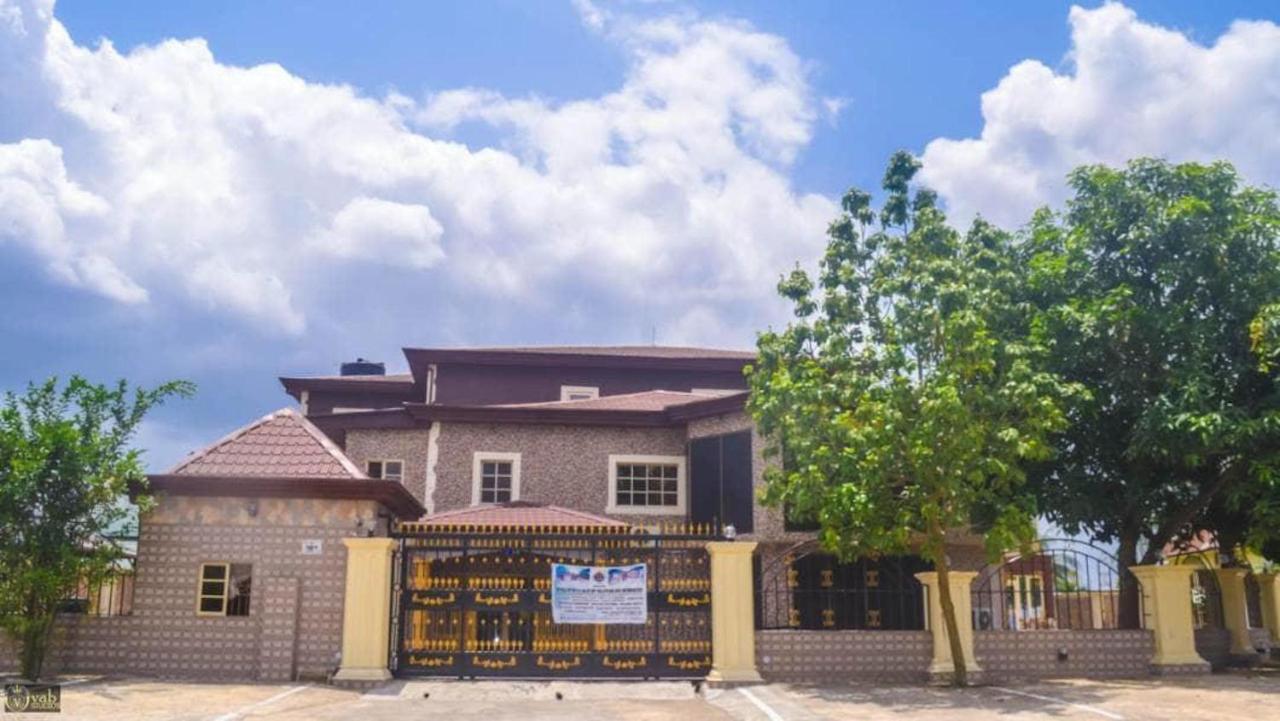 Cute Villa Hotel And Suites Uyo Ngoại thất bức ảnh